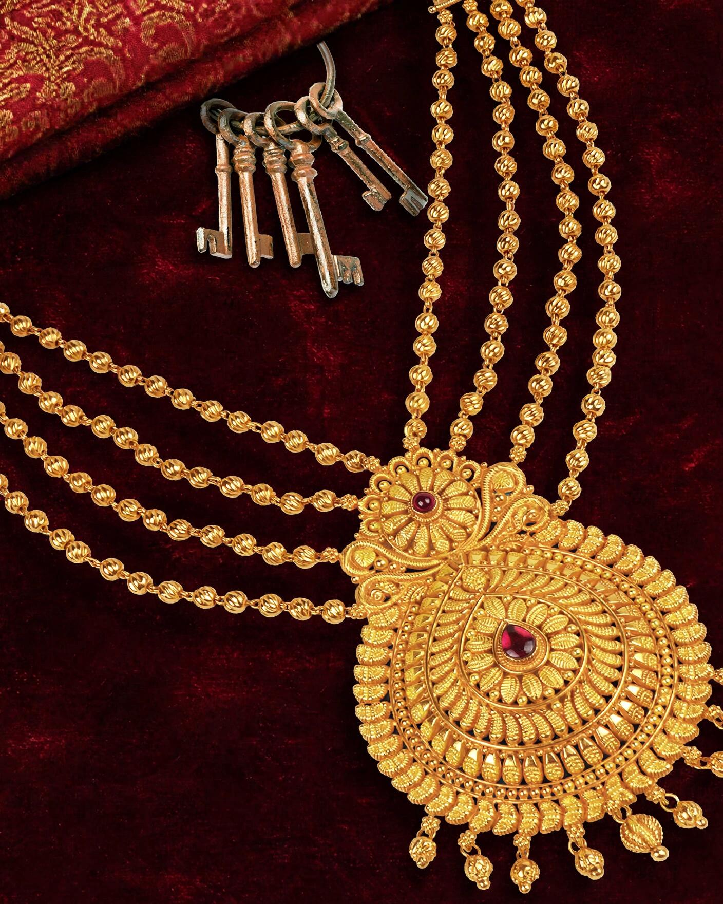 Antique gold beaded rani-haar with filigree pendant, hand-made at the Rupashree bench